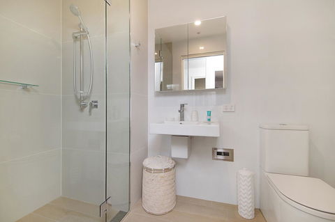 Arena Luxury Beachfront Apartment - Accommodation BNB 25