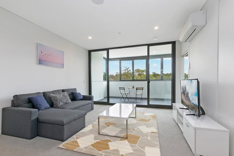 Stylish And Neat Two Bed Apartment In Wentworth Point - Accommodation BNB 0