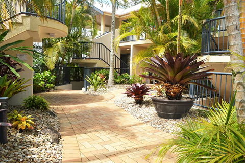 Outrigger Bay - Accommodation BNB 4
