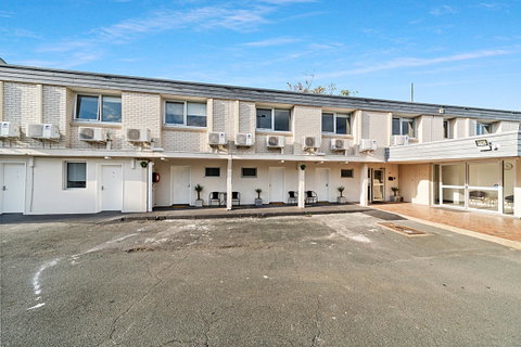 Carlton Suites - Accommodation BNB 25