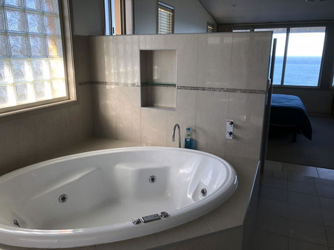 OceanScape Luxury Beachfront Villas - Accommodation BNB 5