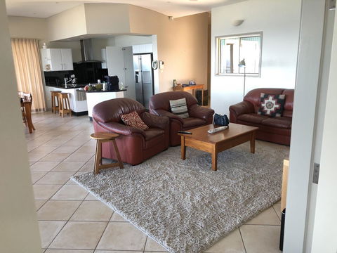 OceanScape Luxury Beachfront Villas - Accommodation BNB 8