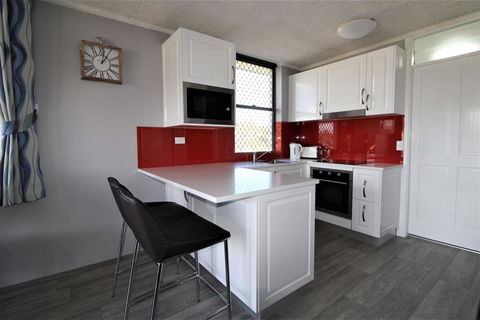 Beachfront 3, 25 Willow Street - Accommodation BNB 5