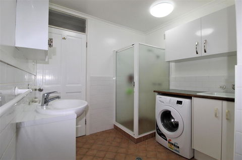 Beachfront 3, 25 Willow Street - Accommodation BNB 11