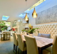 3 Storey Home Close Walk to Fox Studios SCG  City - Accommodation BNB