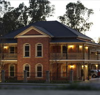 Carlyle Suites  Apartments - Accommodation BNB