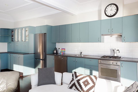 Art Deco Apartment With Breathtaking Water Views - Accommodation BNB 4