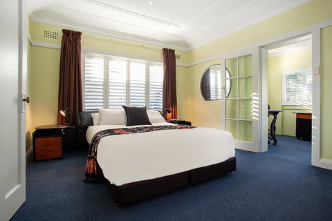 Art Deco Apartment With Breathtaking Water Views - Accommodation BNB 1