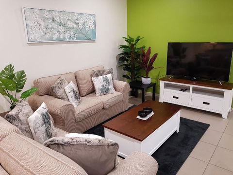 Darwin-Ocean Views, Tropical Getaway, Pool & Aircon - Accommodation BNB 3