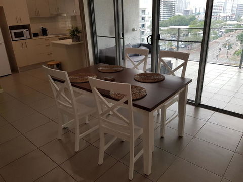 Darwin-Ocean Views, Tropical Getaway, Pool & Aircon - Accommodation BNB 7