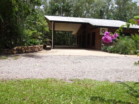DARWIN'S SHADY ACRES RETREAT - Accommodation BNB 2