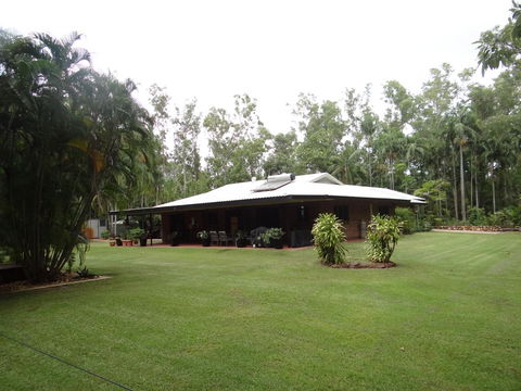 DARWIN'S SHADY ACRES RETREAT - Accommodation BNB 0