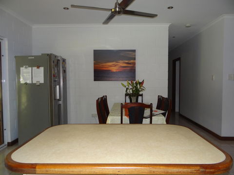 DARWIN'S SHADY ACRES RETREAT - Accommodation BNB 24