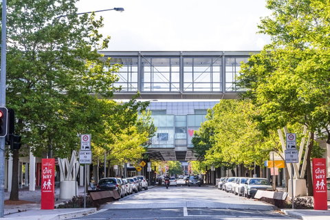 Highgate Executive Apartment City Walk Canberra - Accommodation BNB 36