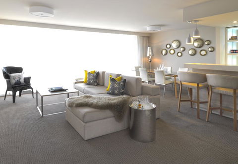 QT Canberra - Accommodation BNB 24