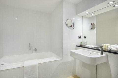 Crowne Plaza Canberra, An IHG Hotel - Accommodation BNB 28