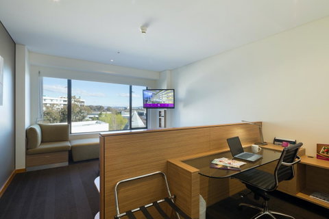 Crowne Plaza Canberra, An IHG Hotel - Accommodation BNB 15
