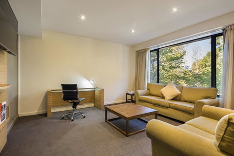 Crowne Plaza Canberra, An IHG Hotel - Accommodation BNB 37