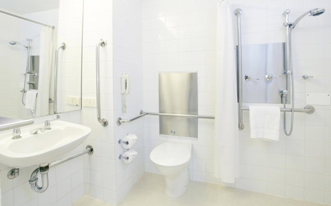 Crowne Plaza Canberra, An IHG Hotel - Accommodation BNB 24