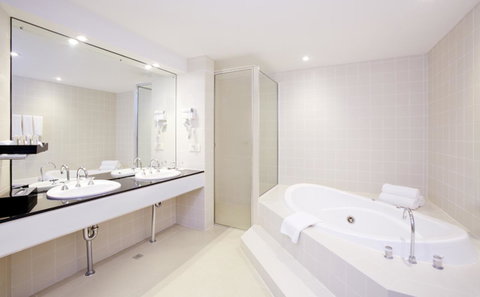 Crowne Plaza Canberra, An IHG Hotel - Accommodation BNB 20