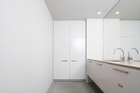Hotel Realm - Accommodation BNB 4