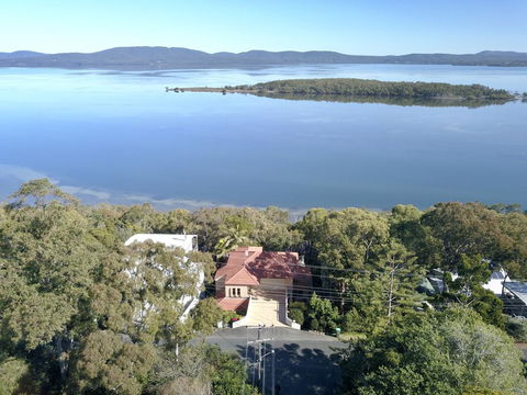 Booti Booti Chateau Lakeside - Accommodation BNB 0