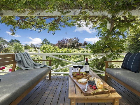 Bourne Cottage - Perfect For All Seasons - Accommodation BNB 0