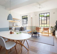 Boutique Sunlit Studio with Designer Furnishings - Accommodation BNB