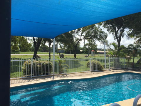 Bowen Arrow Motel - Accommodation BNB 3