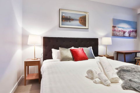 Box Hill Central Sky One Apartment - Accommodation BNB 0
