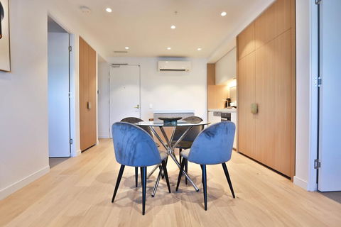 Box Hill Central Sky One Apartment - Accommodation BNB 3