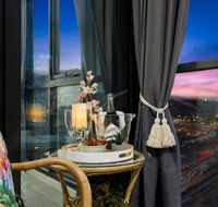 Braddon Penthouse Top Location Netflix WiFi Views - Accommodation BNB
