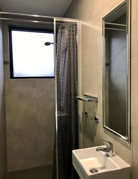 Breeze Lodge - Accommodation BNB 3