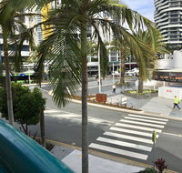 Broadbeach Private Apt with CHA - Accommodation BNB