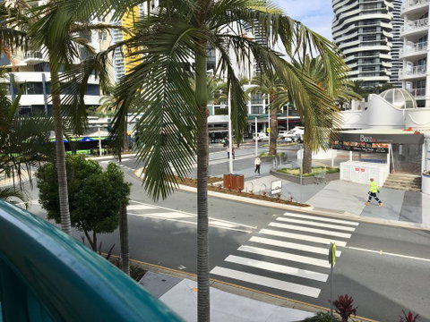 Broadbeach Private Apt With CHA - Accommodation BNB 0