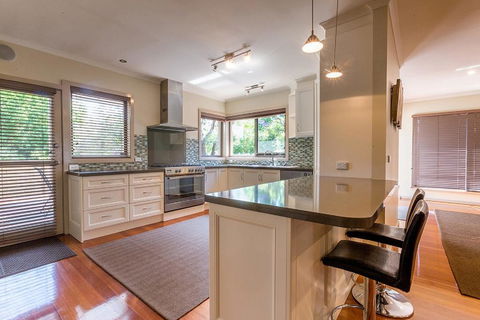 Broadwater By The Beach - With Heated Outdoor Spa - Accommodation BNB 2
