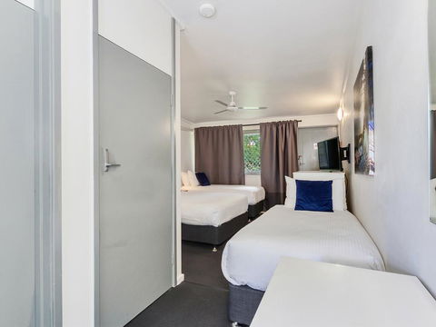 Brook Hotel - Accommodation BNB 2