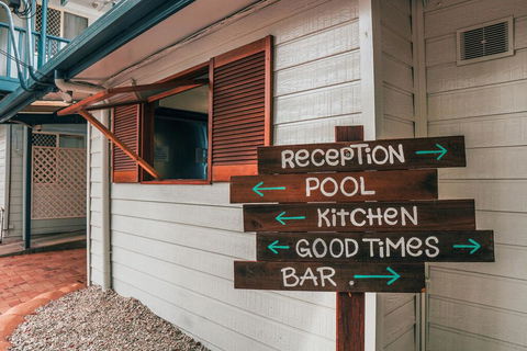 Budds In Surfers Backpackers - Accommodation BNB 2