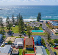 Burleigh Unit 2 -28 Clarence Street - Opposite Main Beach. - Accommodation BNB