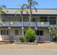 Cabenay 3 - VIEWS ACROSS THE PARK - Accommodation BNB