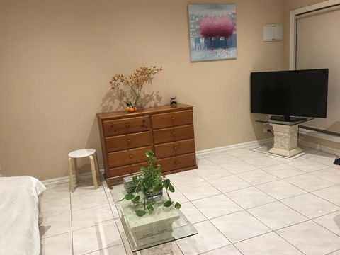 Cairnlea St Albans Townhouse - Accommodation BNB 0