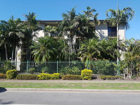 Cairns Prime Location Esplanade Self Contained Apartment With Wifi - Accommodation BNB 1
