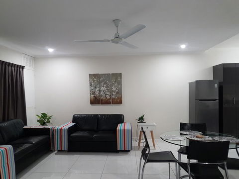 Cairns Prime Location Esplanade Self Contained Apartment With Wifi - Accommodation BNB 0