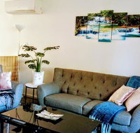 Camelias Boutique Cottage in Dianella - Accommodation BNB