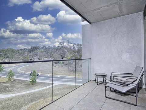 CANBERRA CHIC-hosted By:L'Abode Accommodation - Accommodation BNB 1