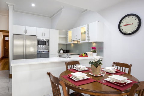 Carrington Charm - CBD - WiFi - Parking - Accommodation BNB 3