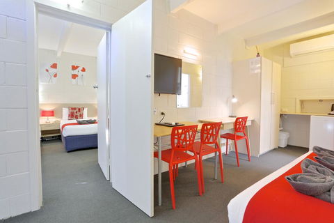 Castle Creek Motel - Accommodation BNB 1