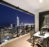 Cavill Avenue Luxury Private Apartments - Accommodation BNB