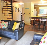 Cedar Holiday Units - Apartment 3 - Accommodation BNB