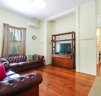 Charming Characterful Rustic-style Home Near The Gabba - Accommodation BNB